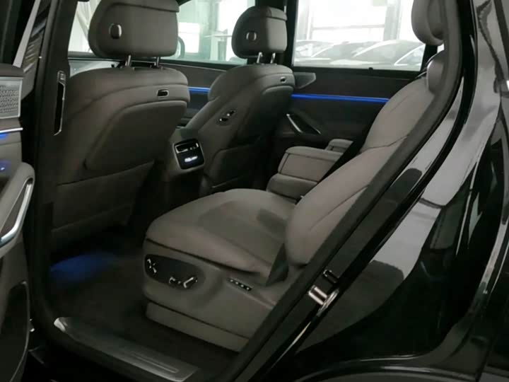 Denza N9 2025 2025款 尊荣型