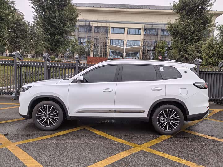 Chery Tiggo 8 2025 2025款 卓越版 230TCI 自动豪华版 5座