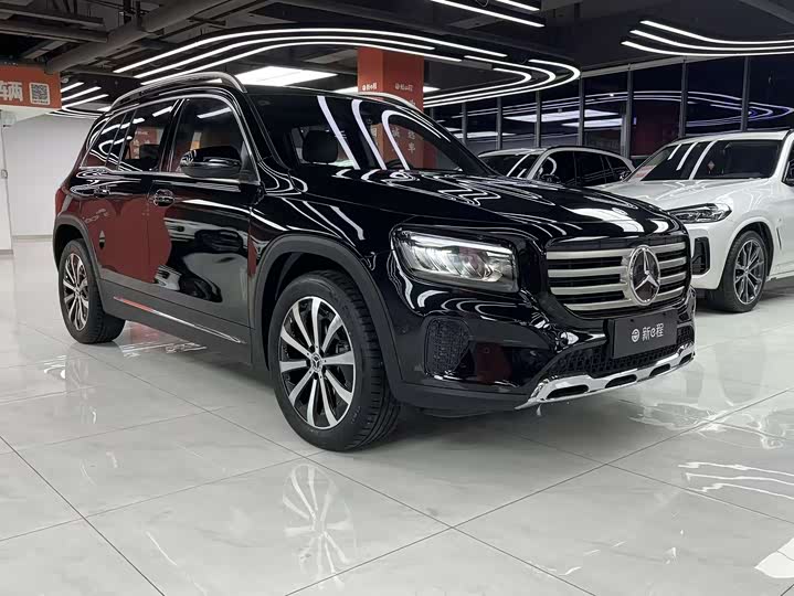 Mercedes-Benz GLB-Class 2025 2025款 GLB 220 时尚型