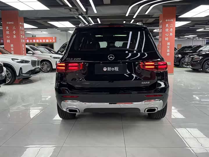Mercedes-Benz GLB-Class 2025 2025款 GLB 220 时尚型