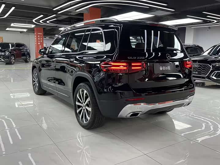 Mercedes-Benz GLB-Class 2025 2025款 GLB 220 时尚型