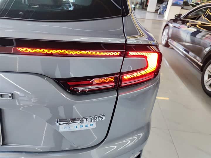 Ford Mondeo 2025 2025款 2.0T EcoBoost E 混动 运动版 ST-Line