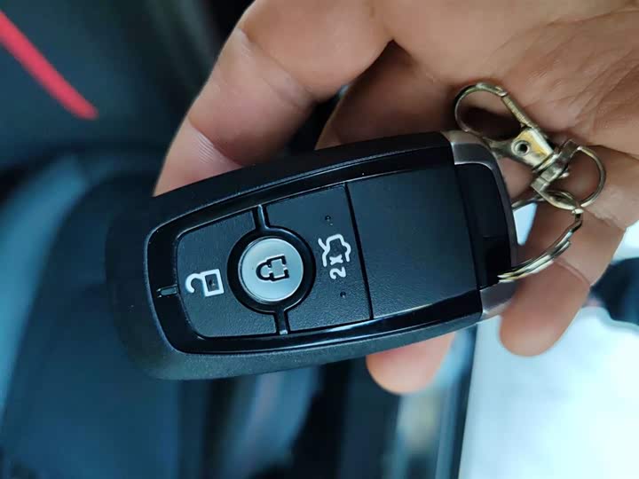 Ford Mondeo 2025 2025款 2.0T EcoBoost E 混动 运动版 ST-Line