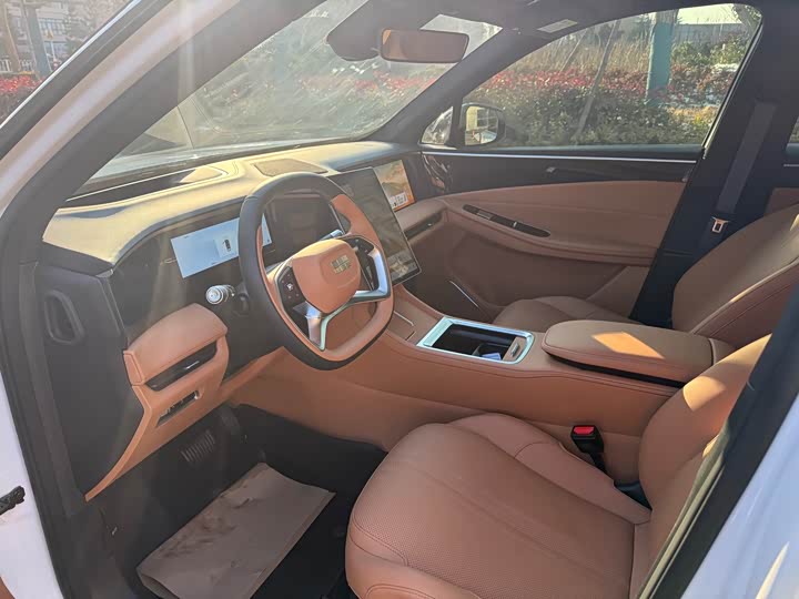 Geely Galaxy L7 2025 2025款 EM-i 115km 探索+版