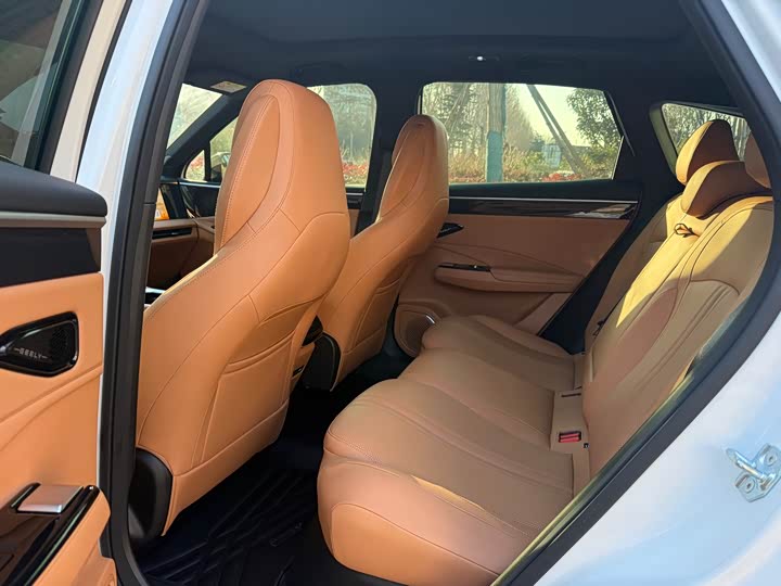 Geely Galaxy L7 2025 2025款 EM-i 115km 探索+版