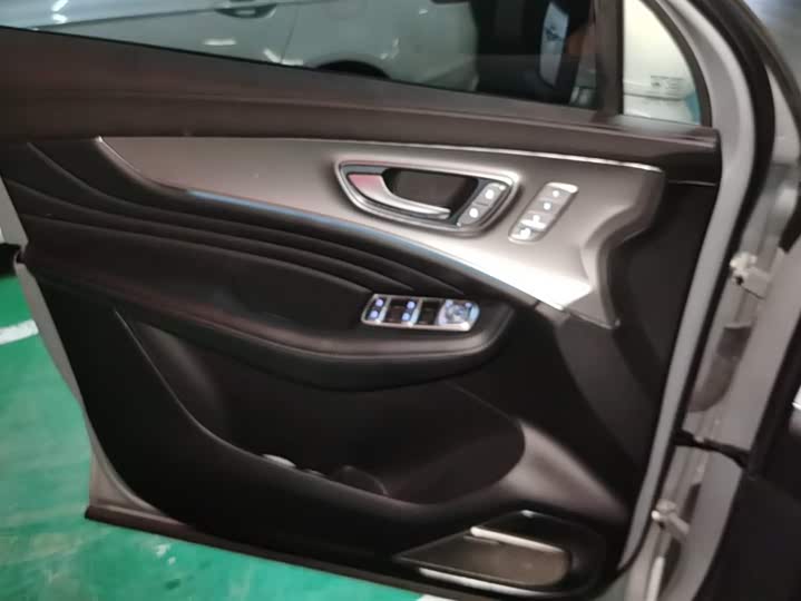 Roewe RX5 Max 2021 2021款 Supreme系列 300TGI 自动智能座舱尊荣版