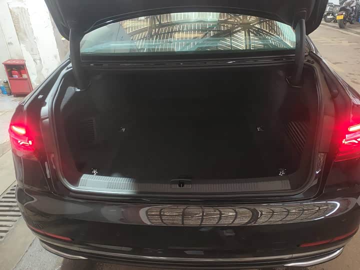 Audi A8 2024 2024款 A8L 55 TFSI quattro 旗舰型