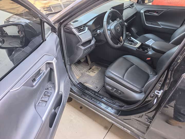 Toyota RAV4 2024 2024款 双擎 2.5L E-CVT四驱精英Plus版