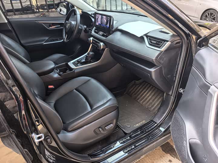 Toyota RAV4 2024 2024款 双擎 2.5L E-CVT四驱精英Plus版