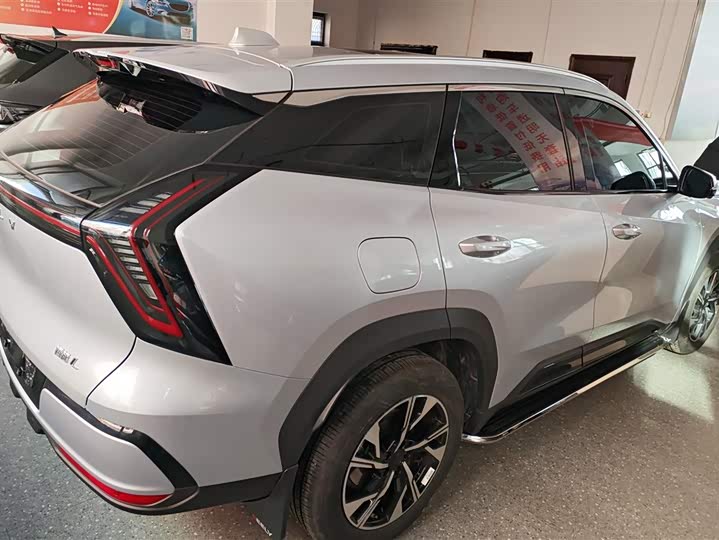 Geely Atlas L 2025 2025款 第四代 1.5TD DCT 启程