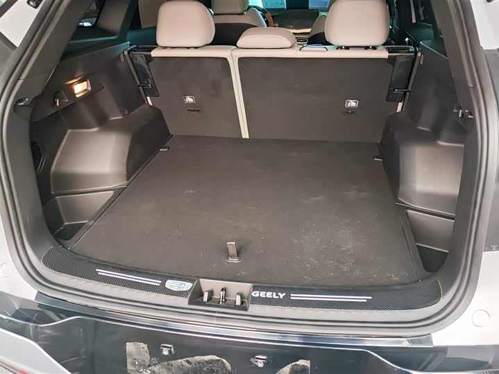 Geely Atlas L 2025 2025款 第四代 1.5TD DCT 启程