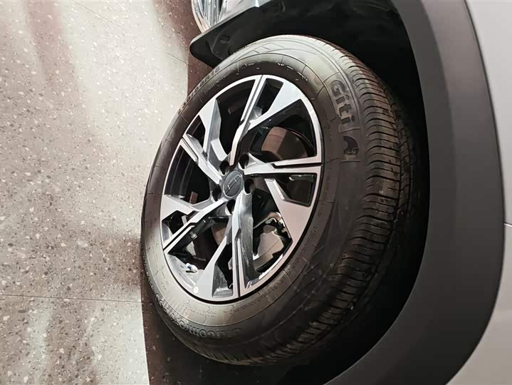 Geely Atlas L 2025 2025款 第四代 1.5TD DCT 启程