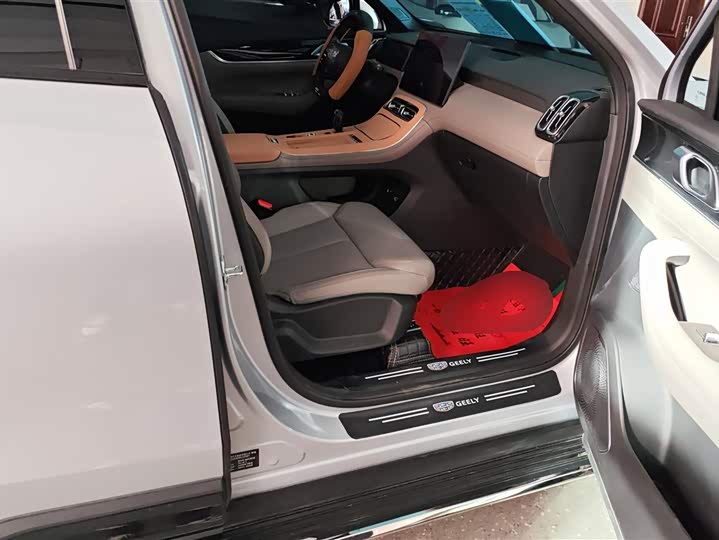 Geely Atlas L 2025 2025款 第四代 1.5TD DCT 启程