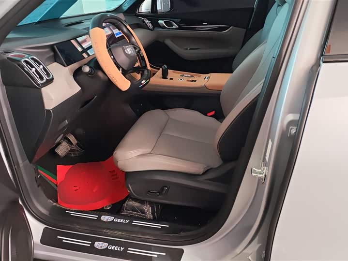 Geely Atlas L 2025 2025款 第四代 1.5TD DCT 启程