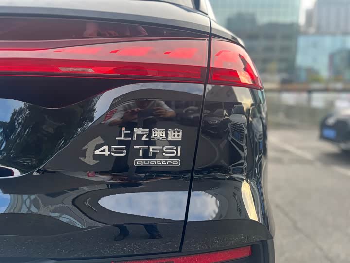Audi Q6 2024 2024款 45 TFSI quattro 齐云型 羽林套装 6座