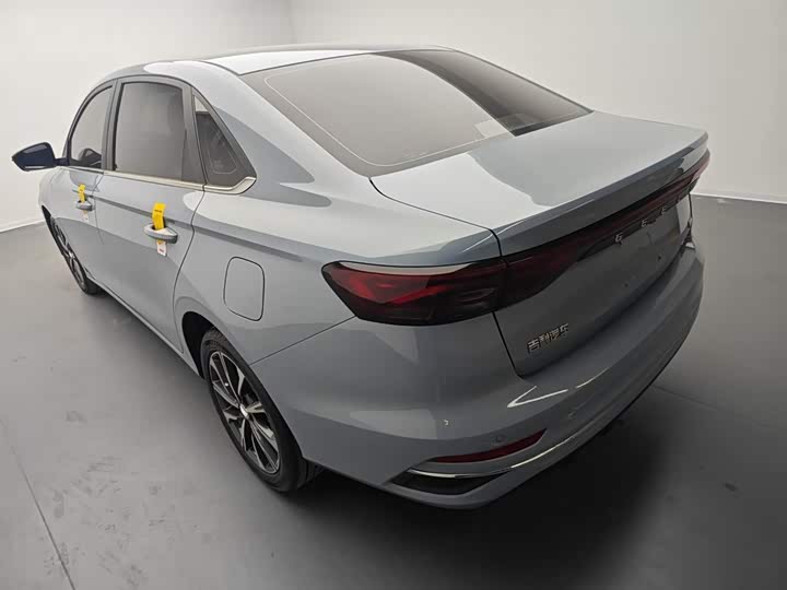 Geely Emgrand 2025 2025款 第4代 1.5L CVT尊贵型