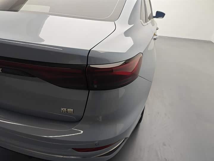 Geely Emgrand 2025 2025款 第4代 1.5L CVT尊贵型