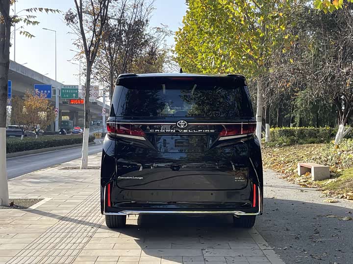 Toyota Vellfire 2024 2024款 皇冠 双擎 2.5L 至尊行政版