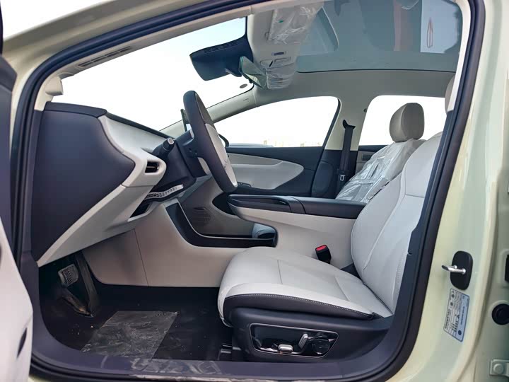 2025 Hongqi EH5 (Tiangong 05)