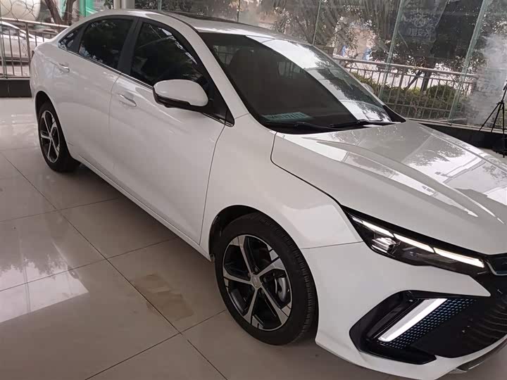 Geely Emgrand L 2022 2022款 1.4T CVT旗舰型