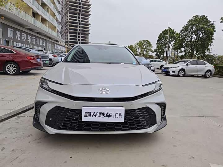 Toyota Camry 2026 2026款 双擎 2.0HSE 运动Lite版