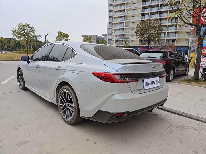 Toyota Camry 2026 2026款 双擎 2.0HSE 运动Lite版