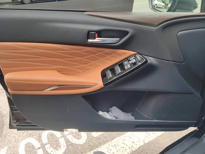 Toyota Avalon 2024 2024款 双擎 2.0L 豪华版