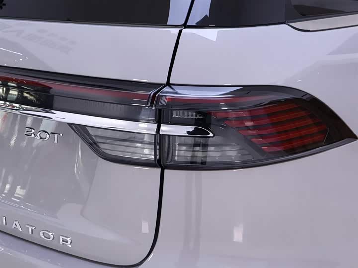 Lincoln Aviator 2024 2024款 3.0T V6 四驱奢雅版 六座