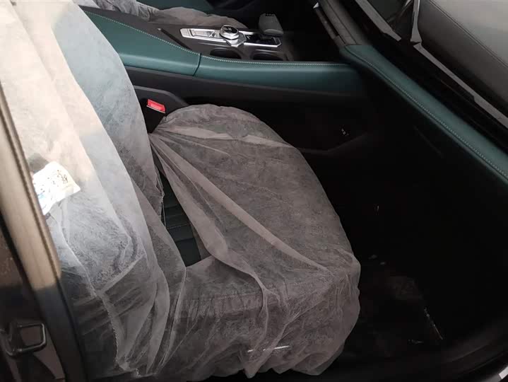 Changan UNI-V Hybrid 2024 2024款 蓝鲸智电iDD 136km 智趣型