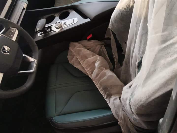 Changan UNI-V Hybrid 2024 2024款 蓝鲸智电iDD 136km 智趣型