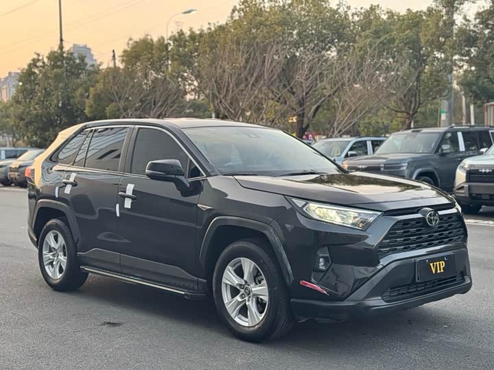 Toyota RAV4 2024 2024款 2.0L CVT两驱都市版