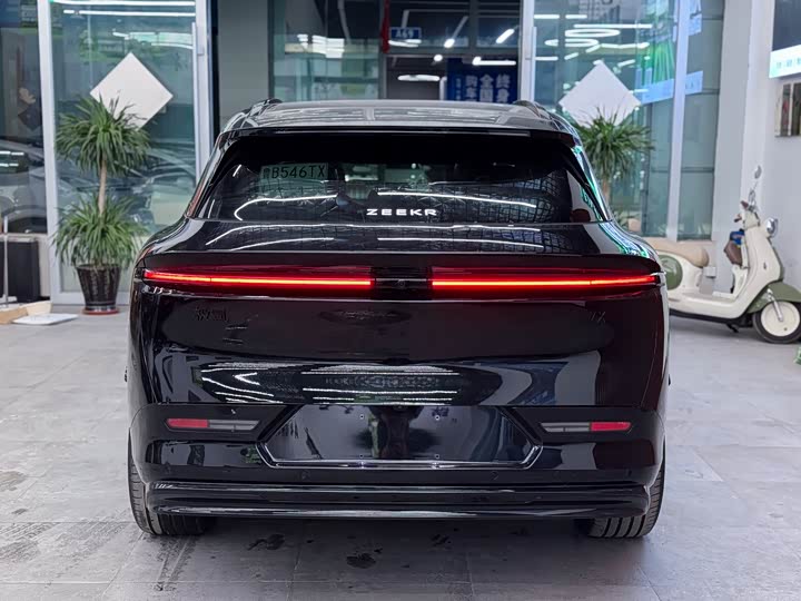 Zeekr 7X 2025 2025款 100kWh 长续航后驱智驾版