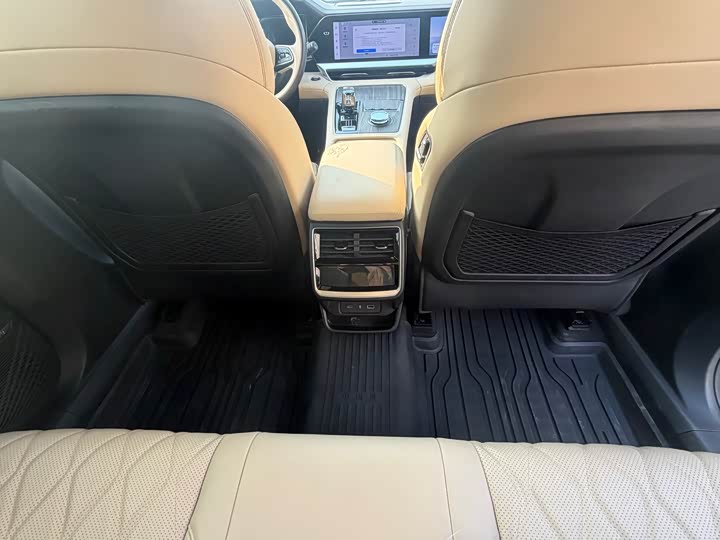 Geely Monjaro 2025 2025款 东方曜 2.0TD 自动四驱望月版