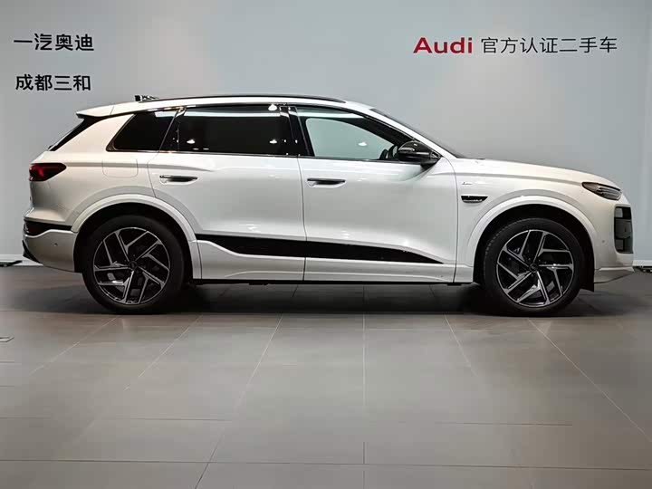 Audi Q6L e-tron 2026 2026款 首发领航版