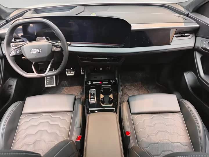 Audi Q6L e-tron 2026 2026款 首发领航版