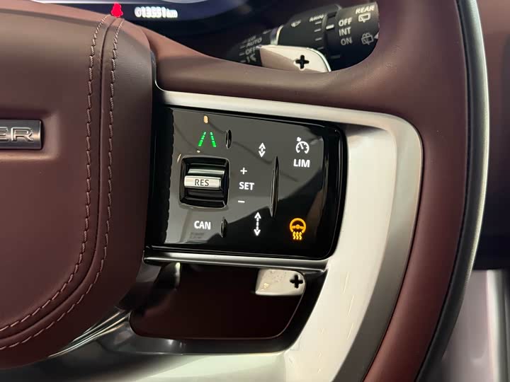 Land Rover Range Rover 2025 2025款 3.0 L6 400PS 创世加长版