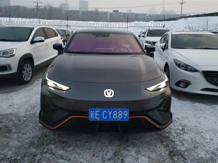 Changan UNI-V 2025 2025款 1.5T 500Bar尊贵运动型