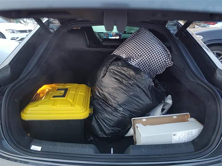 Changan UNI-V 2025 2025款 1.5T 500Bar尊贵运动型