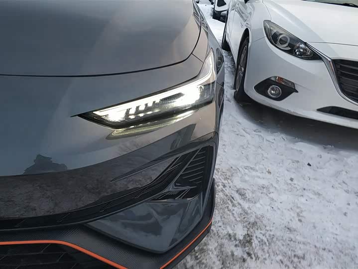 Changan UNI-V 2025 2025款 1.5T 500Bar尊贵运动型