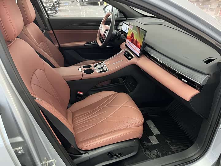 Geely Galaxy L6 2025 2025款 EM-i 140km 星舰版