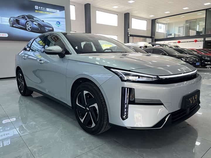 Geely Galaxy L6 2025 2025款 EM-i 140km 星舰版