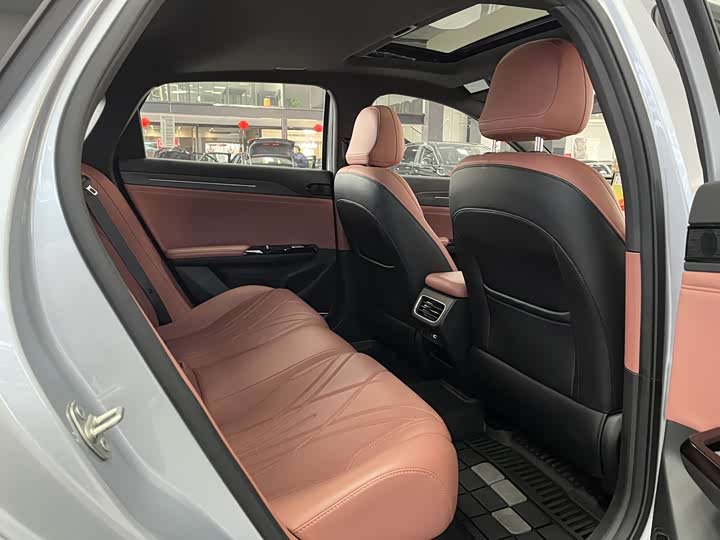 Geely Galaxy L6 2025 2025款 EM-i 140km 星舰版