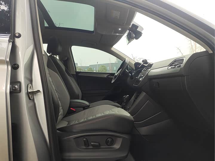 Volkswagen Tiguan X 2021 2021款 330TSI 两驱旗舰版