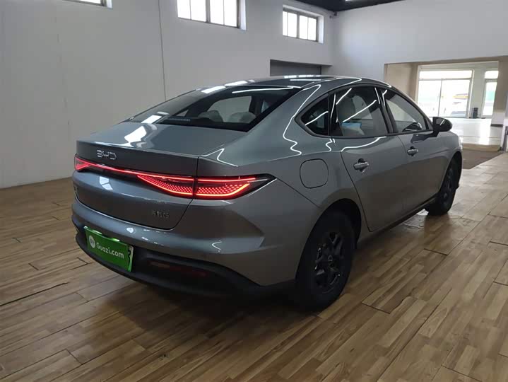 BYD Seal 05 DM-i Hybrid 2026 2026款 DM-i 128KM豪华型