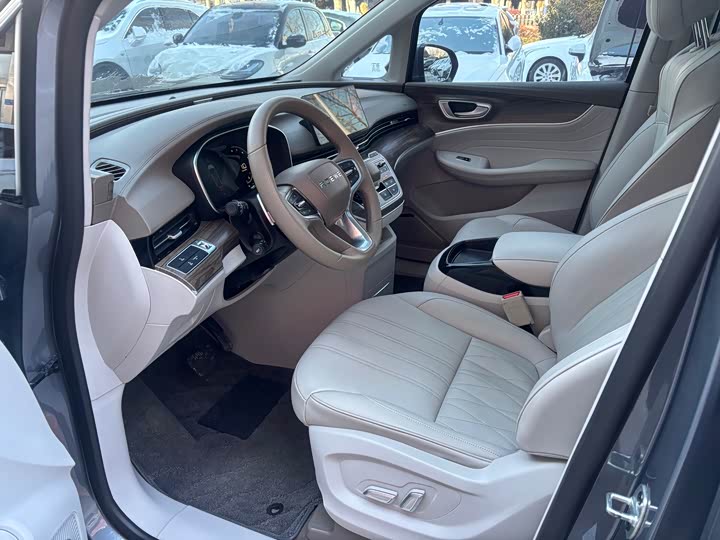 Roewe iMax 8 2023 2023款 400TGI 舒享版