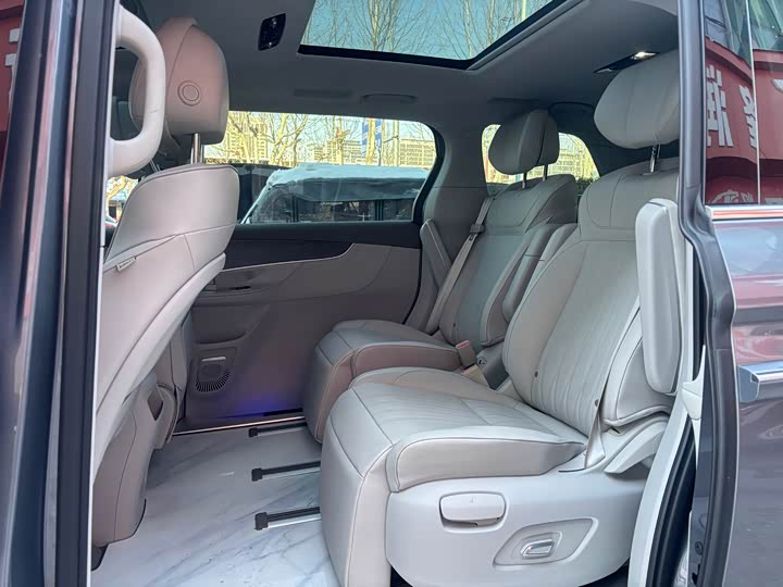 Roewe iMax 8 2023 2023款 400TGI 舒享版