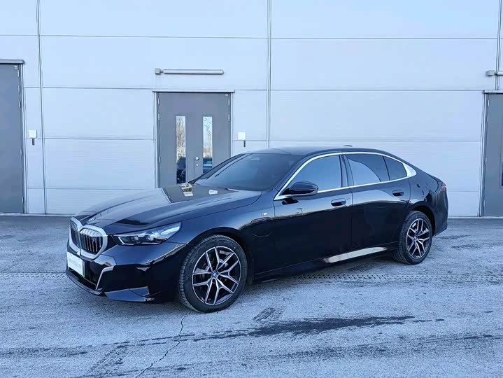 2025 BMW i5