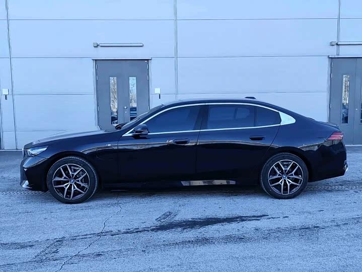 BMW i5 2025 2025款 eDrive 35L M运动套装