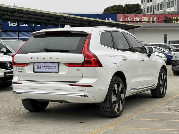 Volvo XC60 Hybrid 2025 2025款 插电式混动 长续航四驱智远豪华版