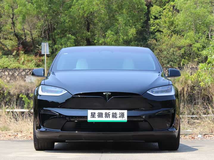 Tesla Model X 2023 2023款 三电机全轮驱动 Plaid版